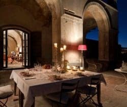Villa Aitna: Al fresco dining area