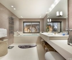 Villa Kimi: Bathroom