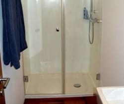 Apartment Gatsby: Shower room