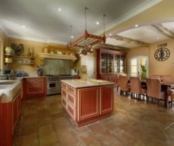 Villa Beryl: Kitchen