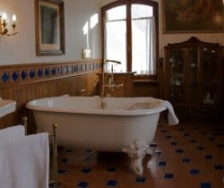 Villa Fairy: Bathroom