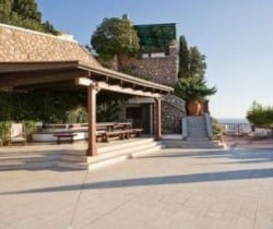 Villa Airone: Al fresco dining area