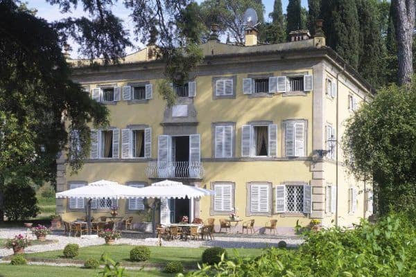 Villa Larice: Al fresco dining area