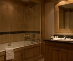 Chalet Elephant Blanc: Bathroom