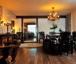 Chalet Himalaya: Dining area