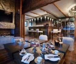 Chalet Marco Polo: Bar and seating area