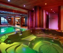 Chalet Marco Polo: Jacuzzi