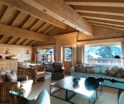 Chalet Dharma: Open plan living/dining area