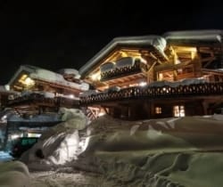 Chalet Nuha: Night view