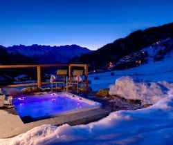 Chalet Tournalon: Outdoor Jacuzzi