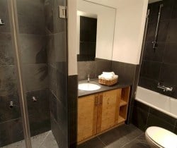 Chalet Vicky: Shower room