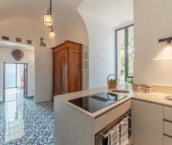 Villa-Ninfea-Kitchen