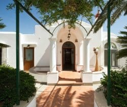 01Villa Prisca-Entrance