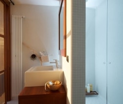 Villa-Millenia-Bathroom