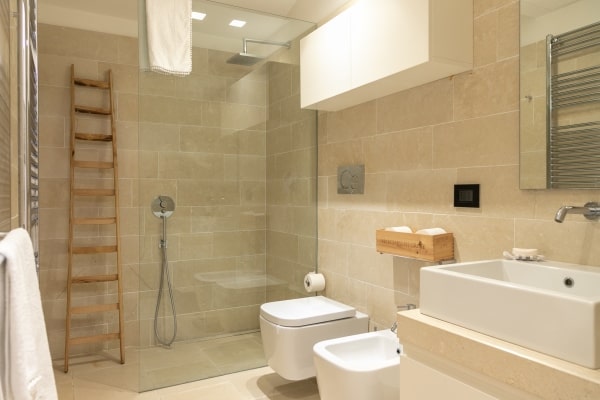 Villa-Avola-Bathroom