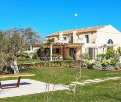 Villa-Avola-Exteriors