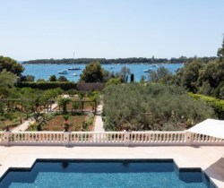 Villa-Divinity-Swimming-pool-view