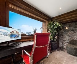 Chalet-Eden-Office-corner