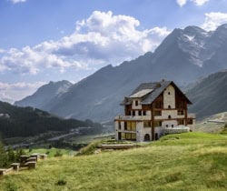 Chalet-Eden-Summer-views