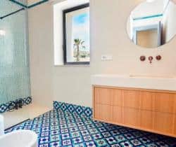 Villa-Camposole-Bathroom