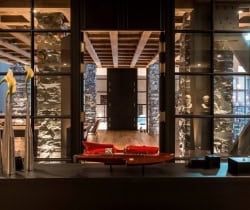 Villa-Breakwater_Griante-Hallway