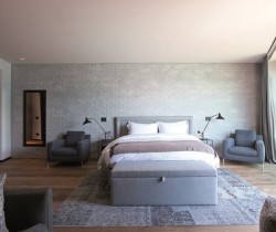 Villa-Breakwater_Griante-Bedroom