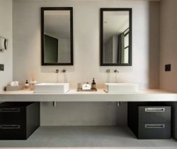 Villa-Breakwater_Griante-Bathroom