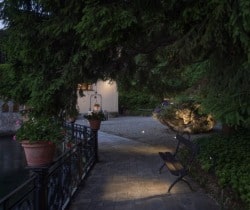 Villa-Croff-Garden-by-night