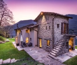 Villa Felce-Exteriors by sunset
