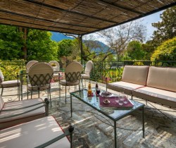 Villa-Garrovo-Al-fresco-dining-area
