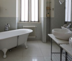 Villa-Gia-Bathroom