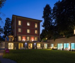 Villa-Gia-Exterior-by-night