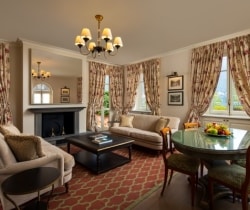 Villa-Mosaic-House-Dining-room