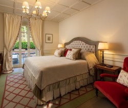 Villa-Mosaic-House-Bedroom