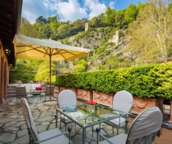 Villa-Mosaic-House-Al-fresco-dining-area