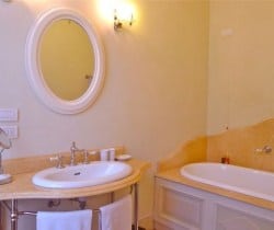 Villa Riccardi: Bathroom