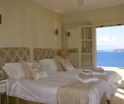 Villa-Aglaia-Bedroom