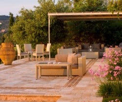 Villa-Aglaia-Outdoor-chill-area