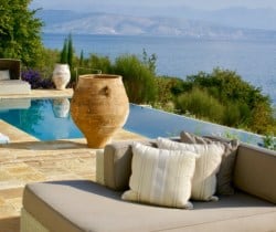 Villa-Aglaia-Swimming-pool