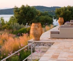 Villa-Cassia-Outdoor-chill-area