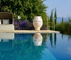 Villa-Cassia-Swimming-pool