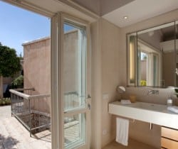 Villa Elara-Bathroom
