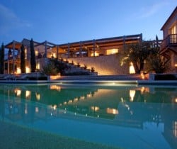 Villa Elara-Exterior by nigth