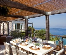 Villa Malva-Al fresco dining area