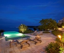 Villa Malva-Exterior by night