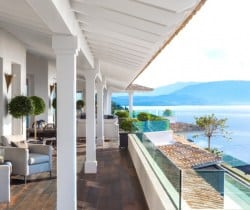 Villa-Nissaki-Outdoor-chill-out-area