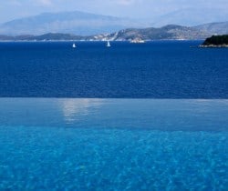 Villa-Thea-Swimming-pool