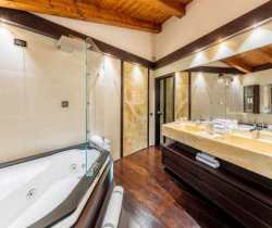 Chalet-Faloria-Master-bathroom
