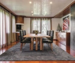 Chalet-Mietres-Dining-area