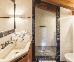 Chalet-Mietres-Master-suite-bathroom